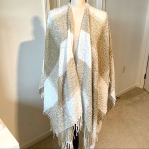 GANZ Soft Beige and White Plaid Fringe Sweater Shawl—SZ. OS
